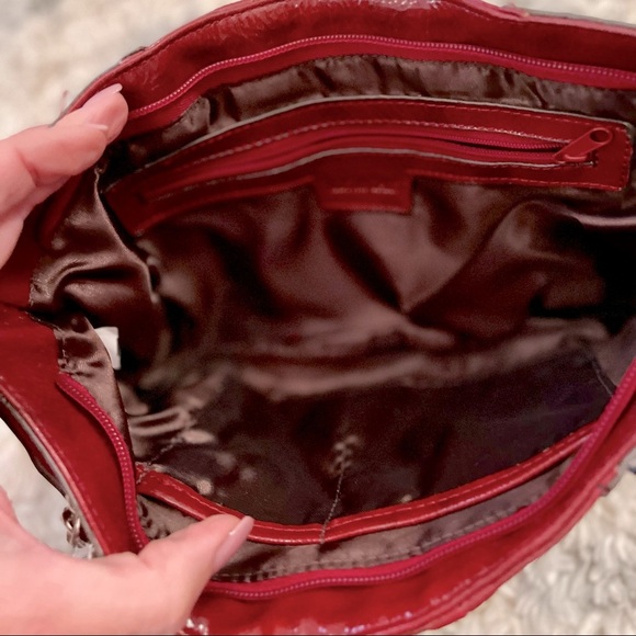 Kristin Davis clutch, patent leather styled vegan purse - Picture 3 of 5